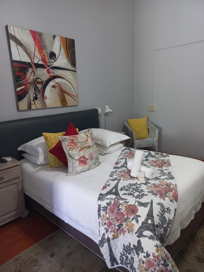 Dreamers Guesthouse - No Loadshedding King William's Town Exterior foto